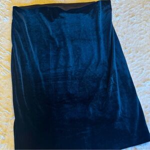 Blake Velvety Skirt. Large skirt. Calvin Klein.